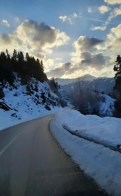 Το Σπίτι Του Γιάννη Lägenhet Pýli Exteriör bild